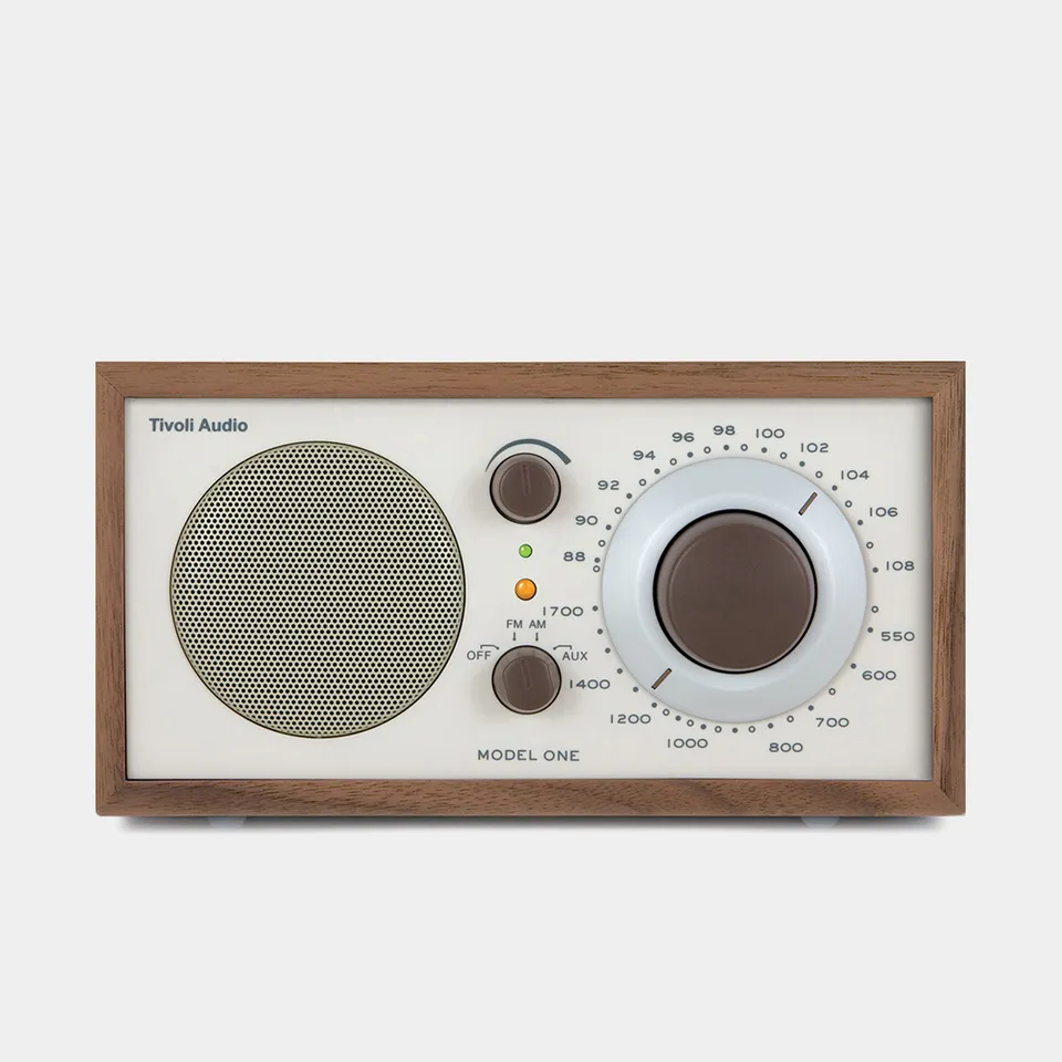 tivoli-audio-model-one-tischradio-am-fm-walnut-beige-holz image 1